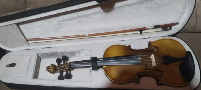 Vendo violino 4/4 por 470