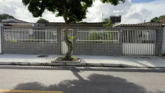 Imóvel para venda tem 390 metros quadrados com 5 quartos em Areias - Recife - PE