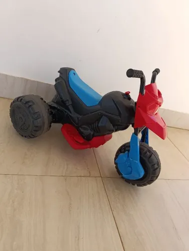 Moto elétrica infantil