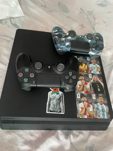 Vendo ps4 slim seminovo 