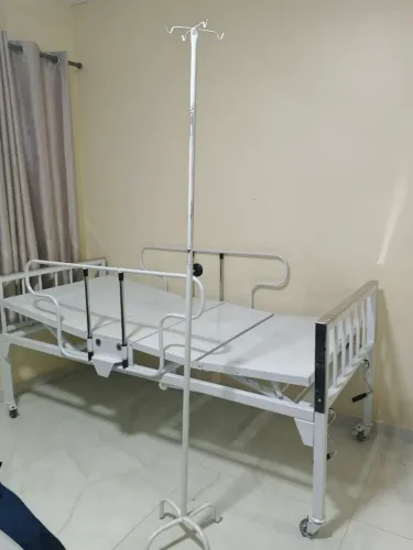 Cama hospitalar+ suporte 1.000 $