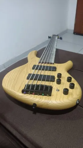 Bass Cort B6 novo