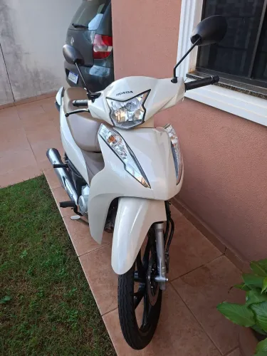 Vendo Honda Biz 2024 branca