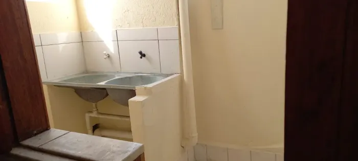 Alugo kitnet no centro