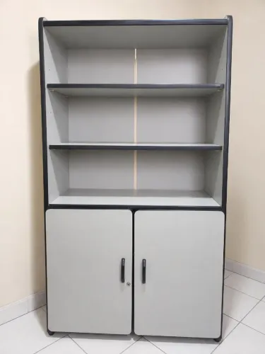 ESTANTE LIVREIRO MULTIUSO COM ARMÁRIO