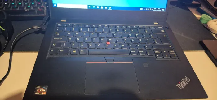 Notebook lenovo thinkpad.