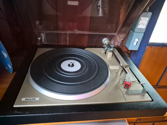 Toca Discos Philips AF 293 - Ler descrição