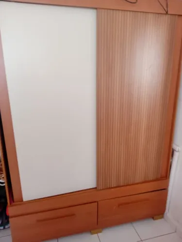 Guarda roupa semi novo