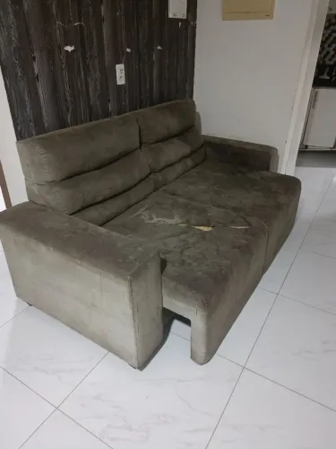 Sofá Retrátil precisando recobrir