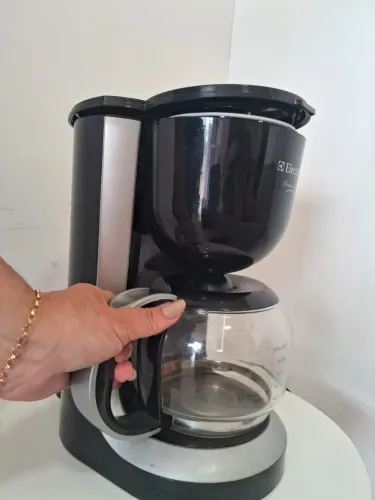 Cafeteira pouco usada, 24 xícaras