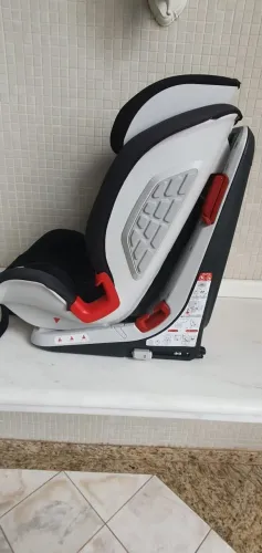 Cadeirinha Chicco Youniverse Fix ISOFIX 0 a 36 kg - Semi Nova, Excelente Estado