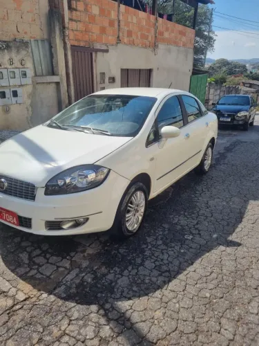 Fiat Linea Essence 1.8 Flex 16V 4P 2014