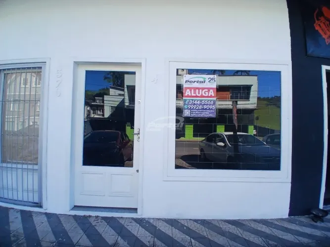 Loja térrea disponível para locação no bairro Velha, em Blumenau/SC.