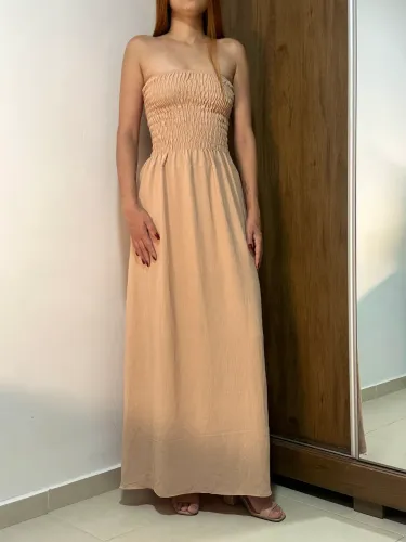 Vestido nude tomara que caia