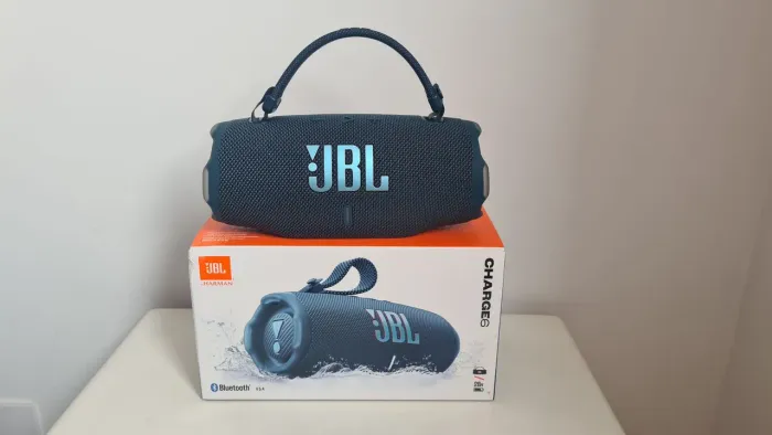 Caixa de som JBL charge 6