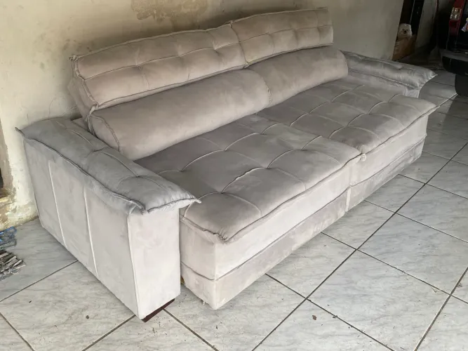 ?Sofá retrátil e Reclinável no Tecido Sued Liso, muito confortável, todo trabalhado