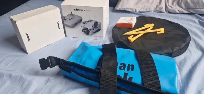 Drone DJI mini 4 pro + controle sem tela/ está zerado. .