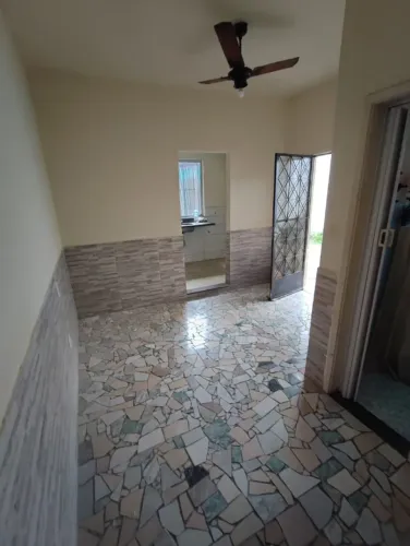 Alugo casa na Rua Firmino Gameleira 189 em Olaria