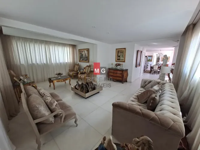 MELHOR LOCALIZAÇÃO DO SION! Apartamento 1 por andar, 192 m² com 4 quartos sendo 2 suítes,
