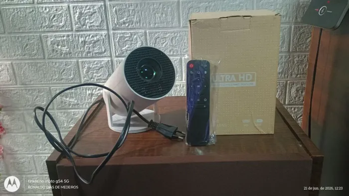 Projetor led hy300  novo só testado