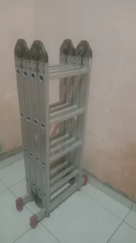 Escada articulada