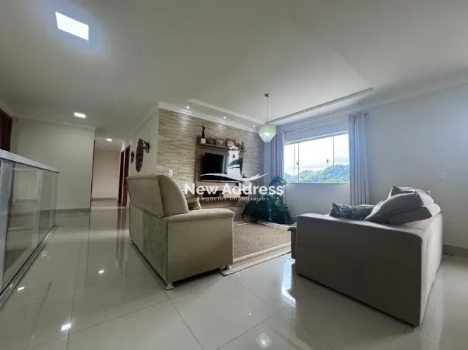 Casa Duplex á Venda em Domingo Martins com Porteira Semi fechada