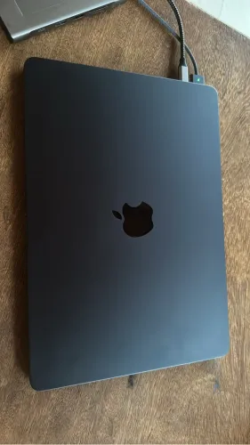 MacBook Air m2 13 usado em excelente estado