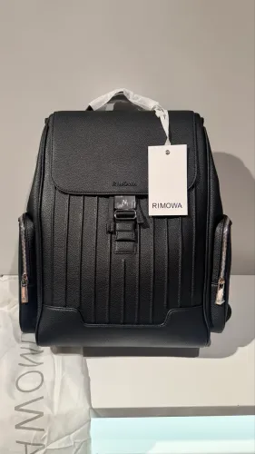 Mochila Rimowa em Couro Preto