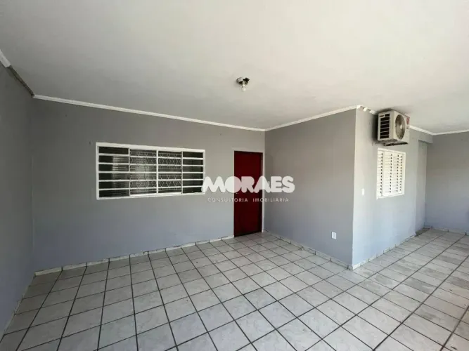 Casa com 4 quartos, sendo 2 suítes, 164 m² - venda por R$ 360.000 ou aluguel por R$ 1.600/