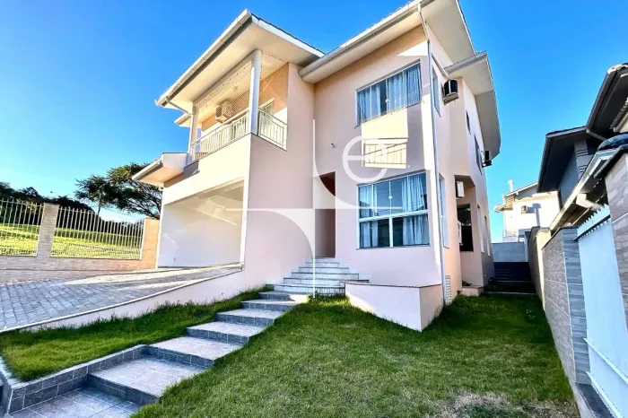 Casa 4 quartos na Pedra Branca