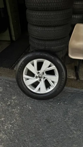 VENDO RODAS DO NIVUS COMFORT 5 FUROS COM PNEUS ,TUDO NOVO 