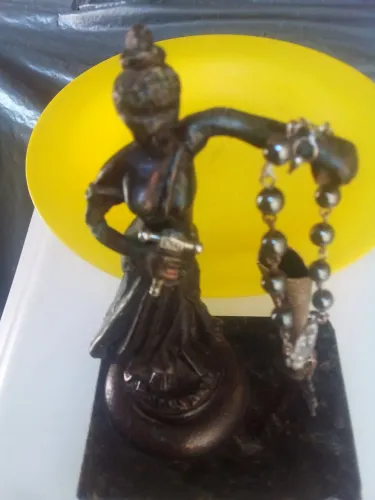 Estatueta em metal (Estatueta da Justiça