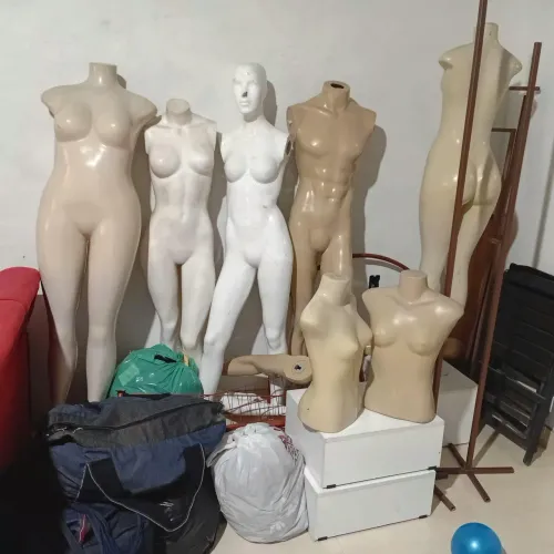 Vende-se manequim feminino e masculino 