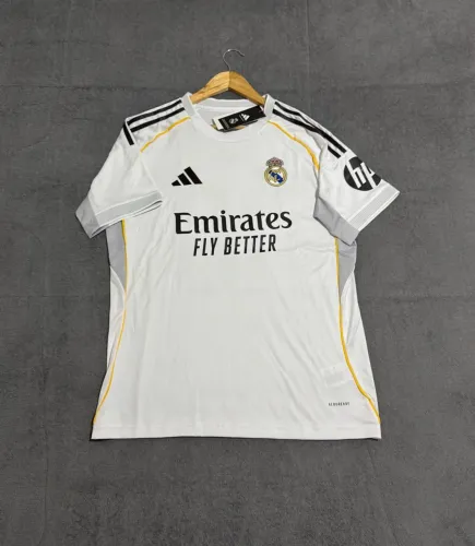 Camisa Real Madrid 25/26 personalizada Mbappé