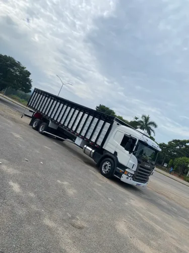 Caminhão boiadeiro