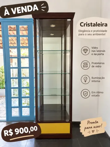 Vendo cristaleira com iluminação