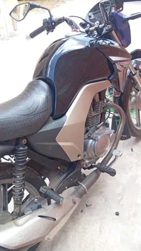 Vendo esse tanque da tinta 150 ano 2014