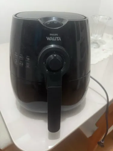 Air Fryer preta Wallita