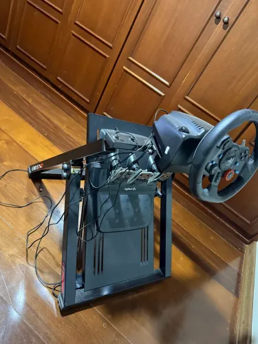 Volante G29 + Suporte Extreme SimRacing