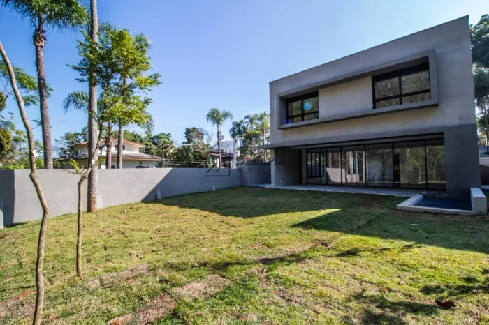 Venda Casa em Condomínio 4 Dormitórios - 845.83 m² Chácara Santo Antônio