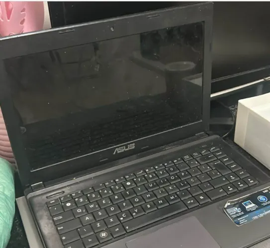 Notebook Asus funcionando normal 