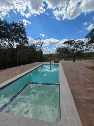 Sítio com acesso ao lago corumba 4
