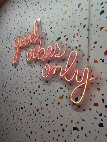 Painel Led Neon Good Vibes Only