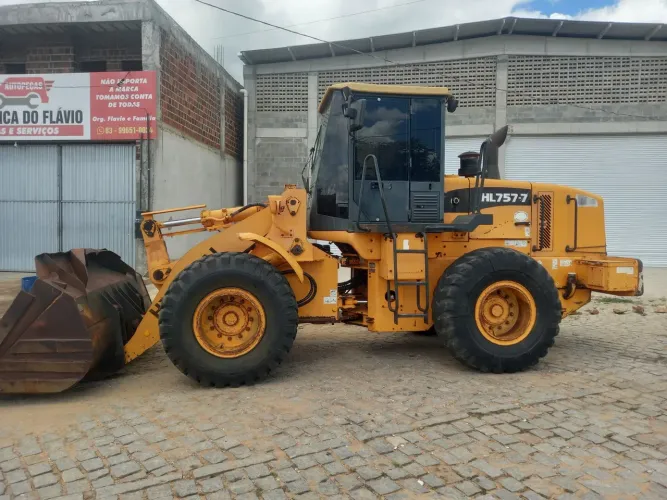 Pá Carregadeira Hyundai HL 757-7