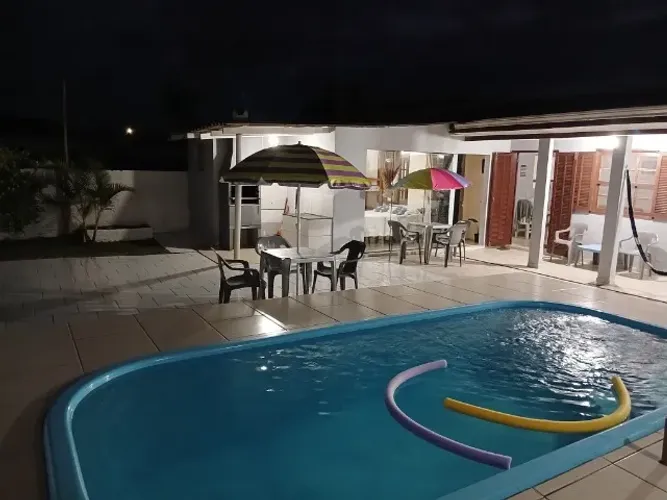 CASA NA PRAIA COM PISCINA - TEMPORADA - Coroados - Guaratuba/PR