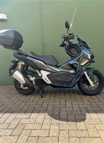 Honda ADV-150 em excelente estado! 