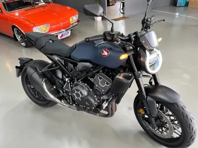 HONDA CB 1000R BLACK EDITION 2024 ÚNICO DONO 2.700 KM