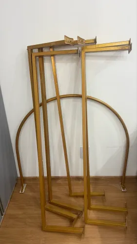 Araras e arco de provador