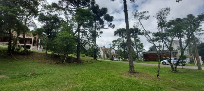 Terreno no condomínio Altos Pinheiros em Canela