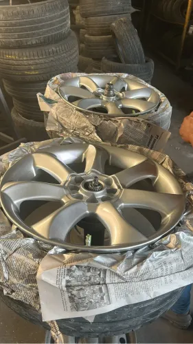Vendo rodas aro17 com pneus